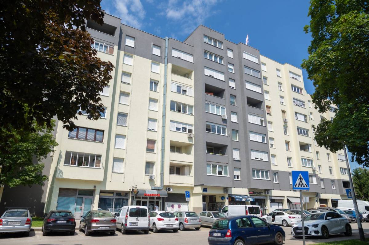Obnovljena višestambena zgrada u Zagrebu