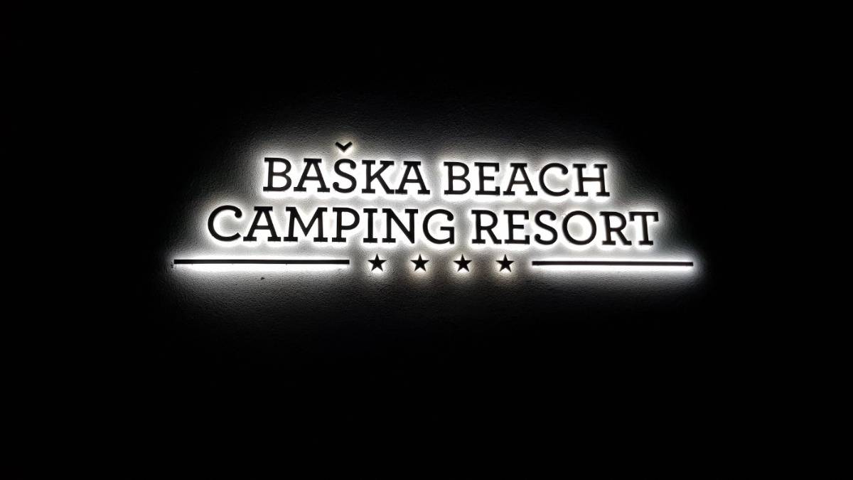 Svjetleća slova Baška Beach Camping Resort s indirektnom rasvjetom